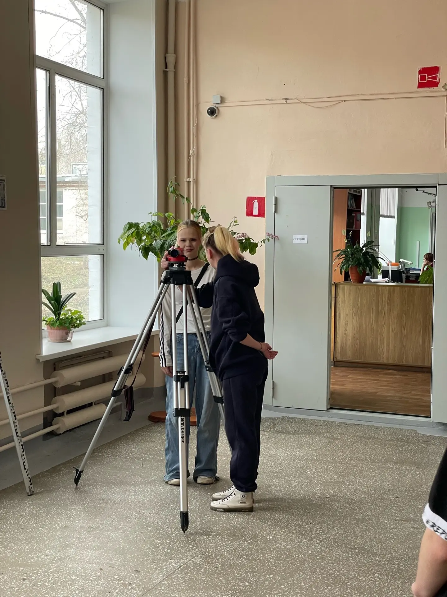 Куда пойти учиться, чтобы строить будущее? 🏗️  Наши девятиклассники побывали на экскурсии в строител