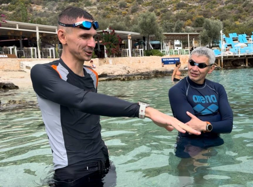 🌊 РЕДКОЕ СОЧЕТАНИЕ ОТДЫХА И СПОРТА: зачем люди возвращаются к нам в плавательные кэмпы.
