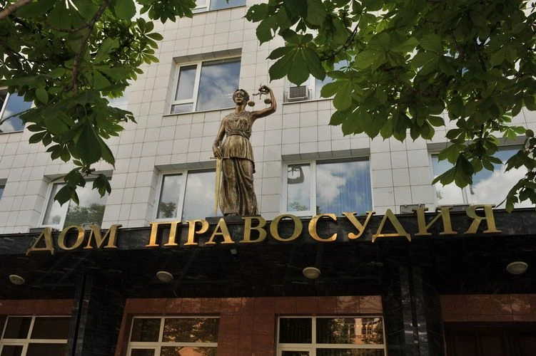 Суд подтвердил право индивидуального предпринимателя на получение пособия по беременности и родам за