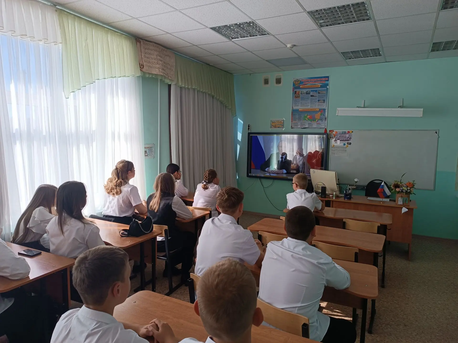 Сегодня, 1 сентября, во всех школах страны, и наша не исключение, прошёл первый «Разгов...