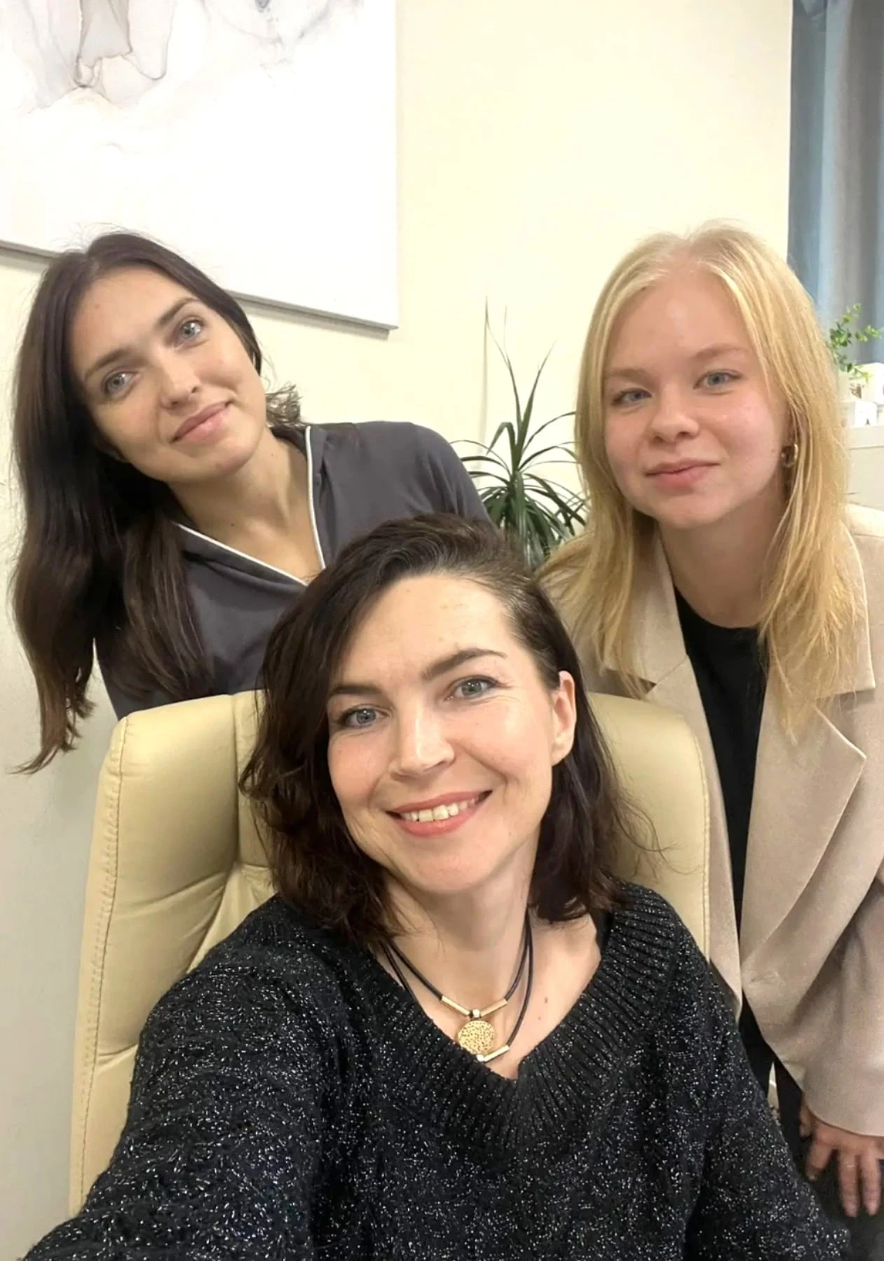 Передаём пламенный привет из офиса нашего турагентства 🫶🏻 ️