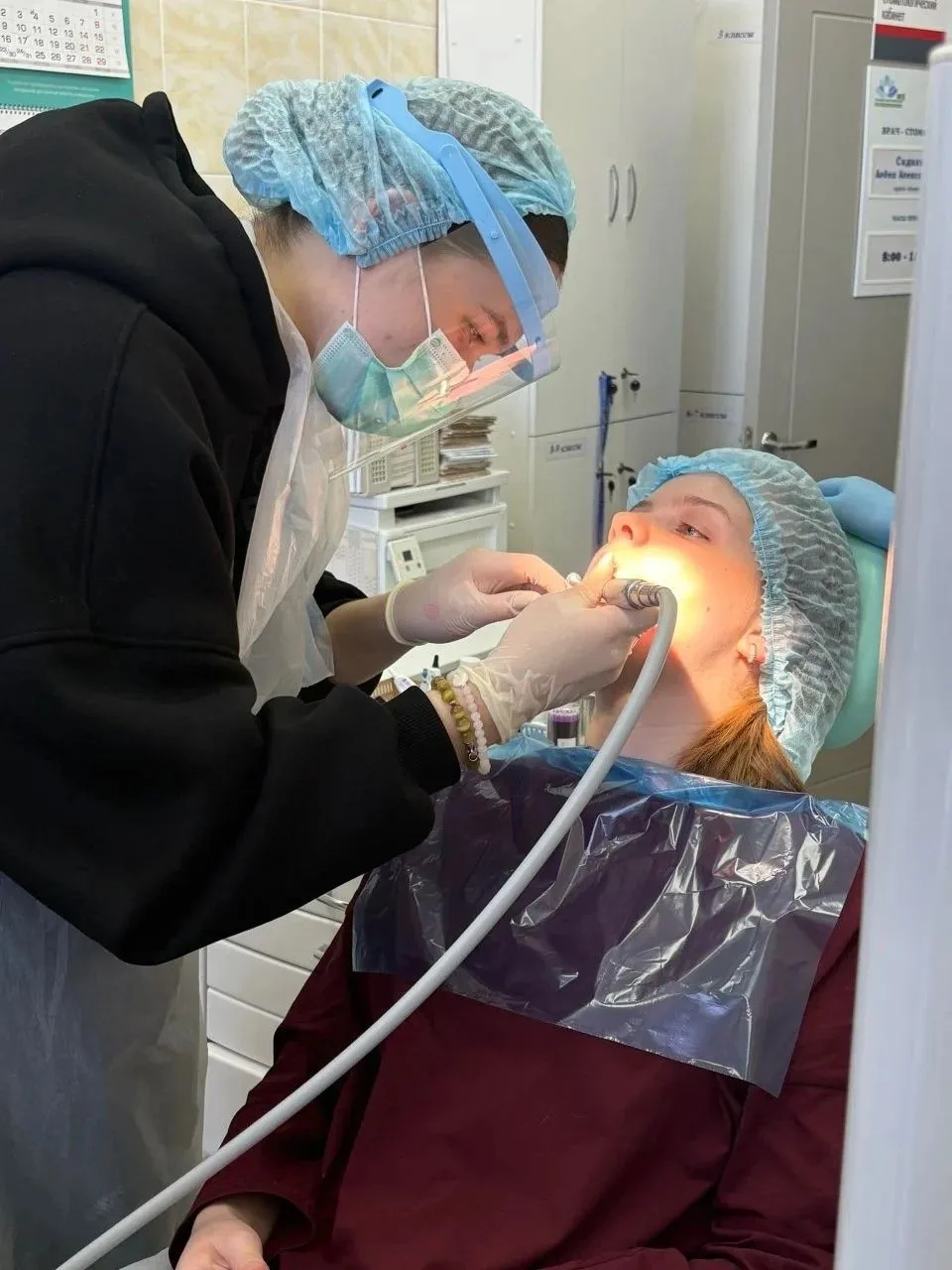 Урок, который заставил улыбнуться 👩‍⚕️🦷В рамках курса «Россия — мои горизонты» у десятиклассников пр
