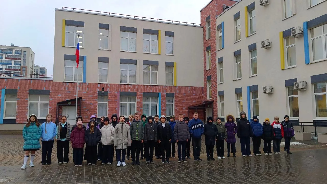 Здравствуй, понедельник! 📍 Новая учебная неделя началась в нашей школе с увлекательных внеурочных за
