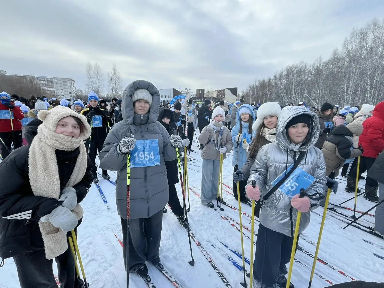 Учащиеся нашей школы присоединились к «Лыжне России». Этот тёплый февральский день более шести тысяч