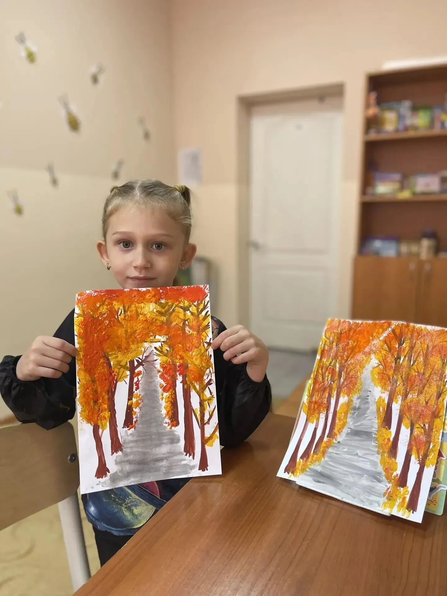 🍂🎨 «Золотая пора»: осеннее волшебство и выставка детских работ!
