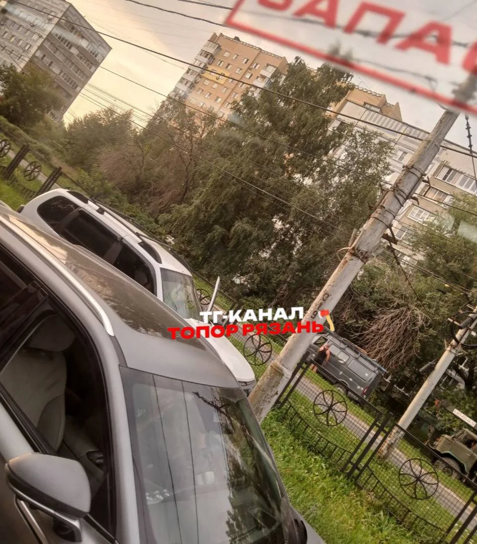 ⚠️ Машина влетела в столб на улице Новоселов