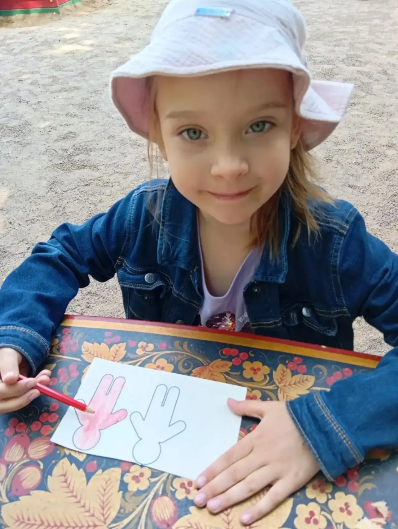Наша сила — в единстве! 🤝

Сегодня в группе «Домовята» день прошел под девизом:  «Я, ты, он, она — 