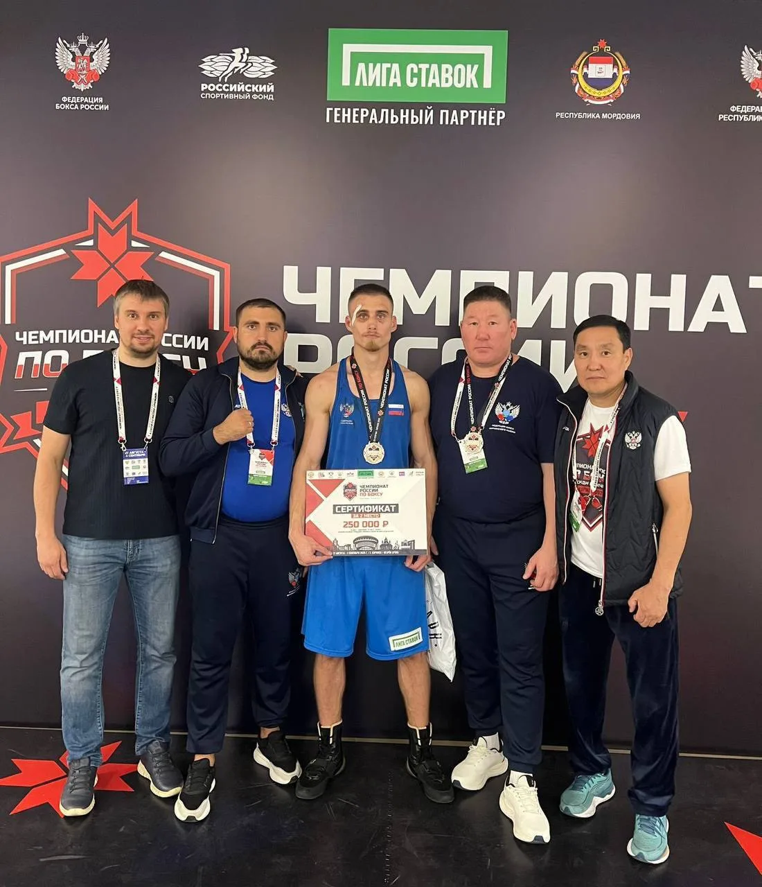 🚀 Серебро нашего боксера Данила Прокудина — достойный старт!
