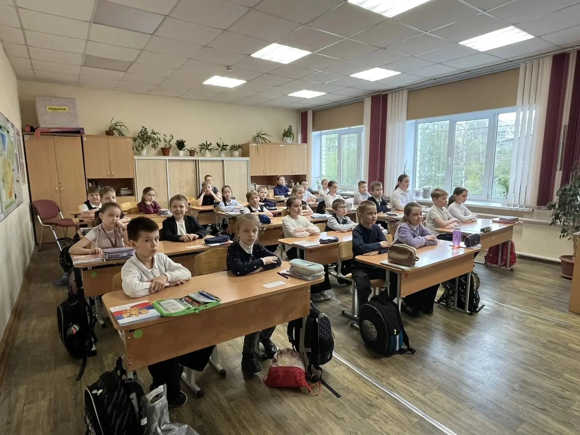 🎖 Разговоры о важном: песни о войне ко Дню Победы 🎖   Новая неделя начинается с наших добрых традици