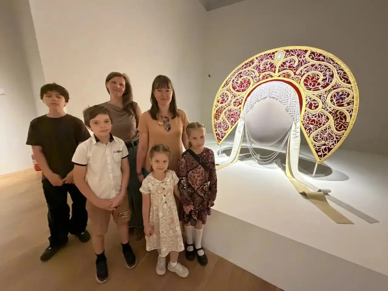 🖌️✨ "Серебряная кисточка" в "СВОЯСИ": ☀️🏞️ летние экскурсии начались!

👩‍🎨 Юные художники из "Се