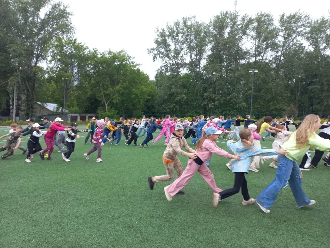 🏃🏃‍♀️ ИЮНЬ... ЛАГЕРЬ... 

Проводим время в лагере активно, задорно, бодро, словом, по-спортивному!