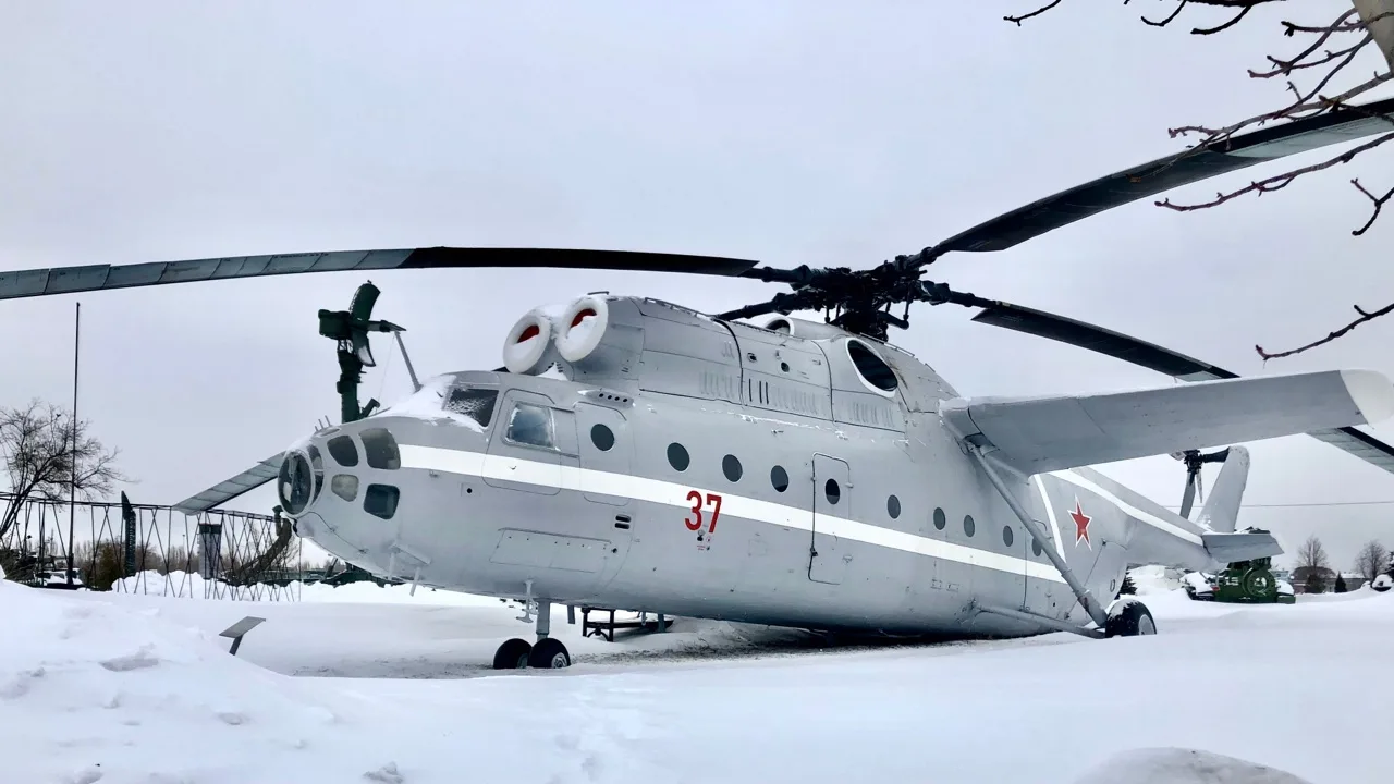 Тяжелый транспортный вертолет Ми-6