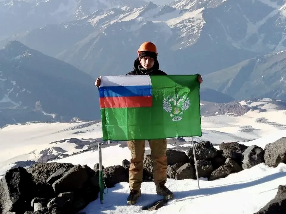 Знамя Россельхознадзора на Эльбрусе