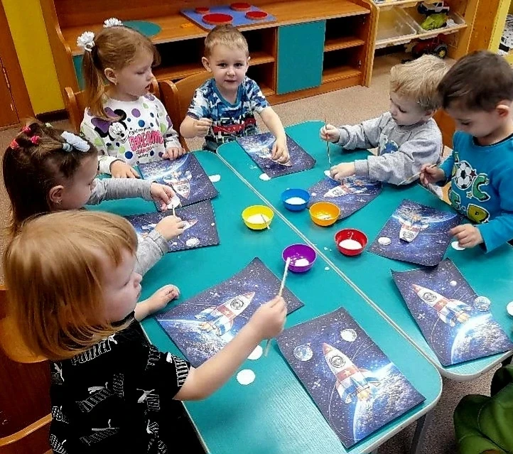 Ко Дню космонавтики в младшей группе МБОУ ЦО " Притяжение" прошел настоящий праздник открытий. Наши 