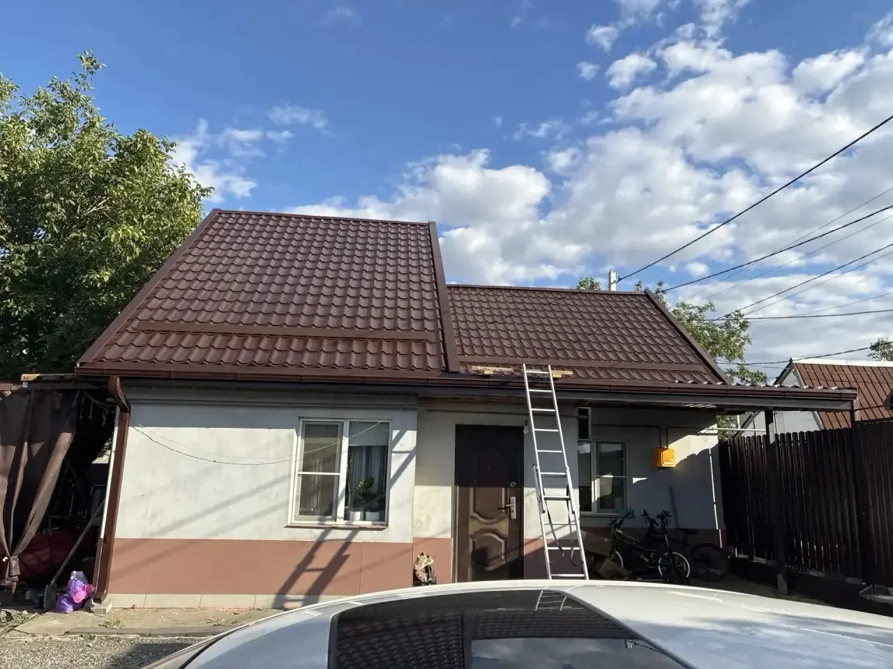 🏠 Протекает крыша или старая кровля потеряла вид? Мы поможем!