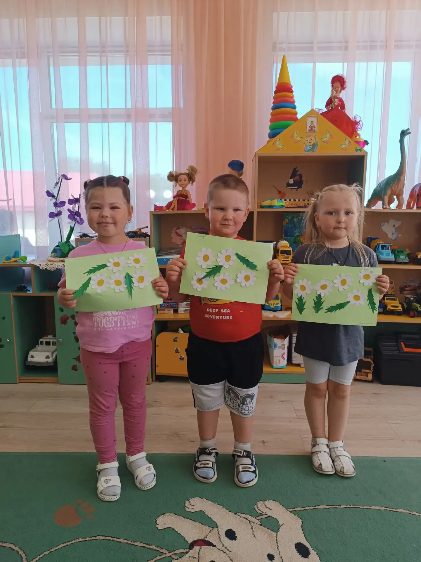 🌼 День ромашки в «Дюймовочке»! 🌼
В детском саду "Дюймовочка" царила особенная, летняя атмосфера! �