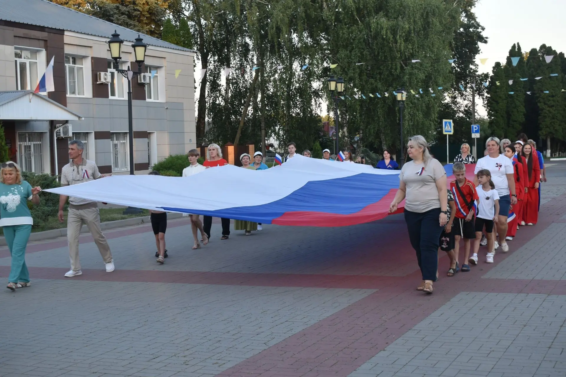 🇷🇺Слава тебе, державный трехцвет!