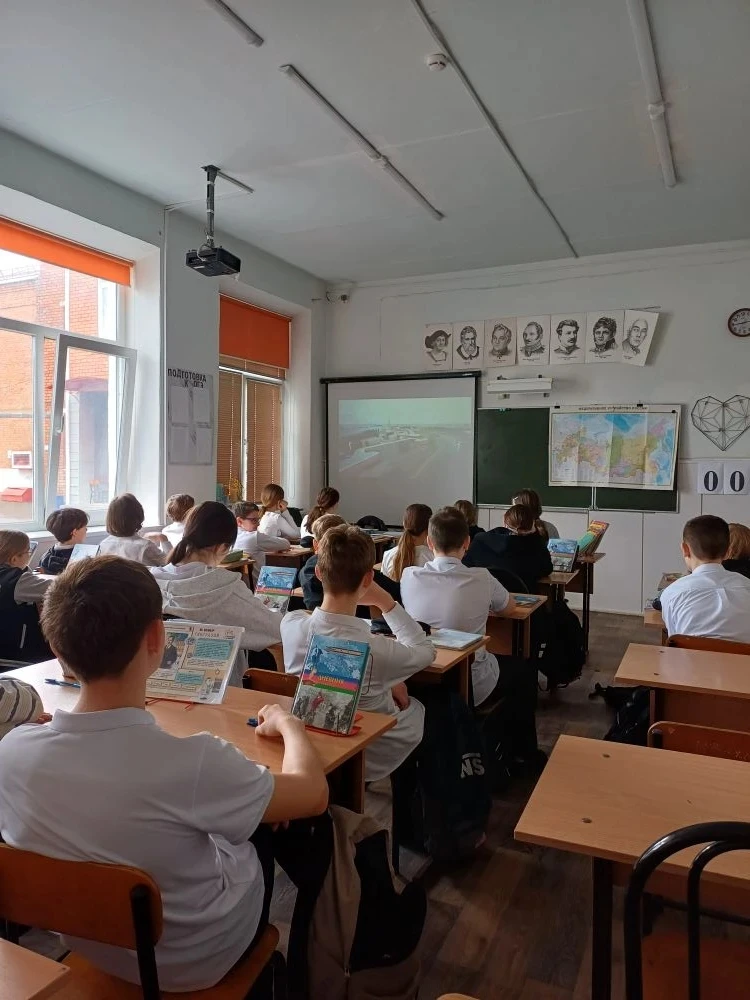 День географии в 6 классе: знакомимся с Россией!🇷🇺  ✏️На этой неделе в 6-х классах прошло увлекатель
