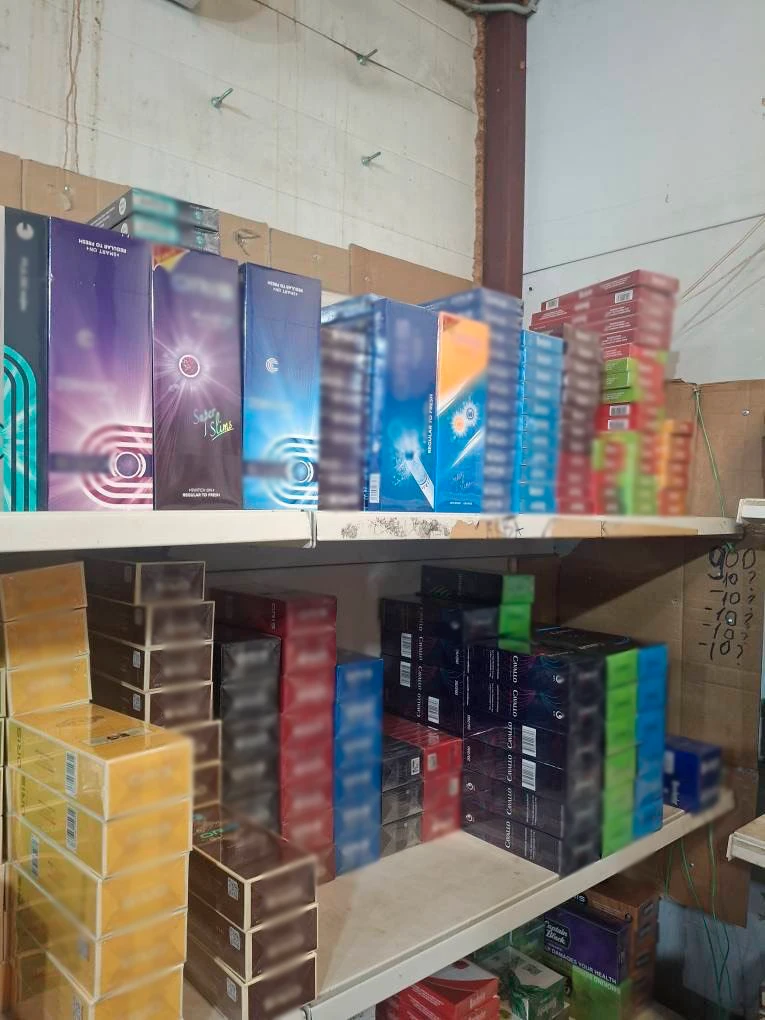 Нелегальную табачную продукцию на 79 млн рублей изъяли таможенники в Санкт-Петербурге