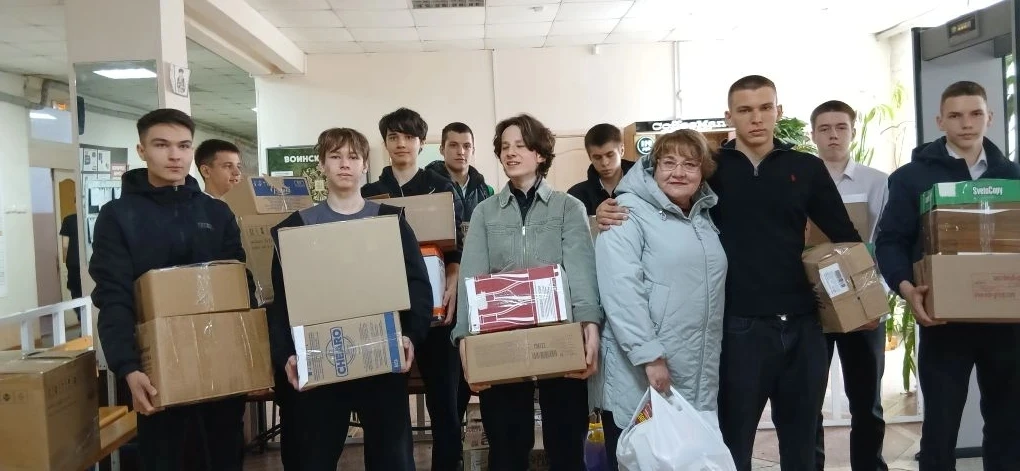 🕊️ От детских сердец – защитникам Отечества! 🕊️  В рамках коммунарских сборов учащиеся 10 классов на