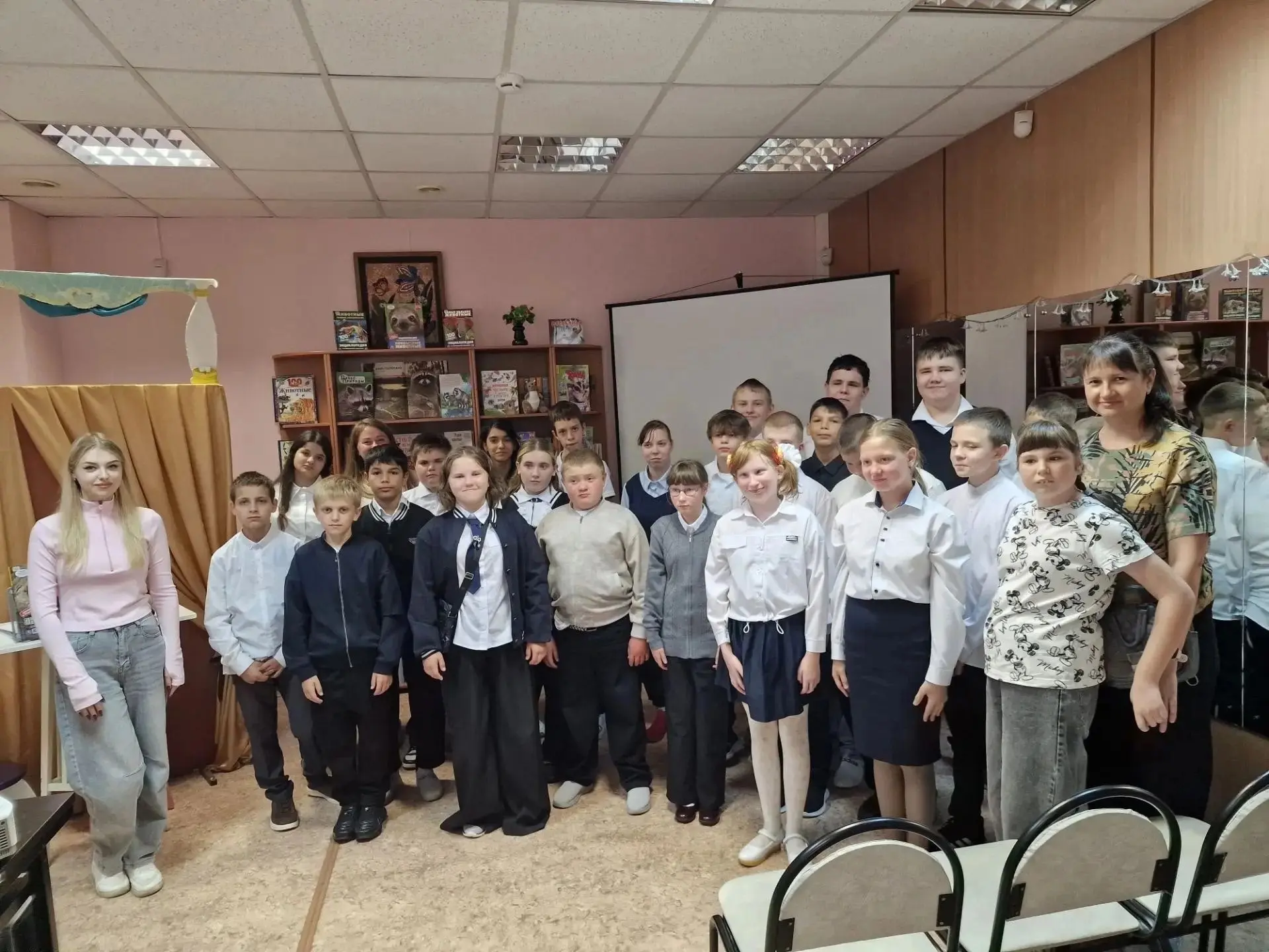 🌍 День знаний для учащихся среднего звена (5-а, 6-а и 7-а) завершился интерактивным пу...