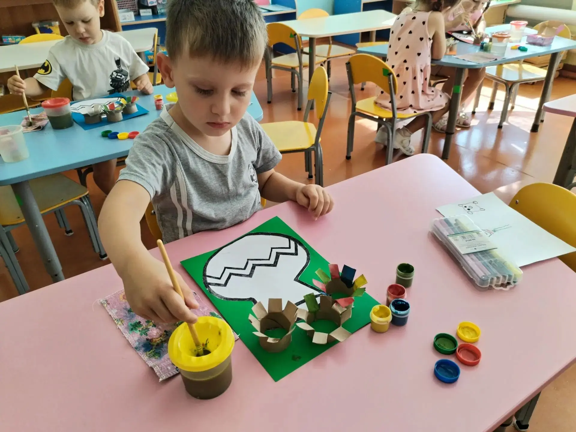 Каждый день в группе "Подсолнушки🌻" ребята заняты своими делами❤️💐