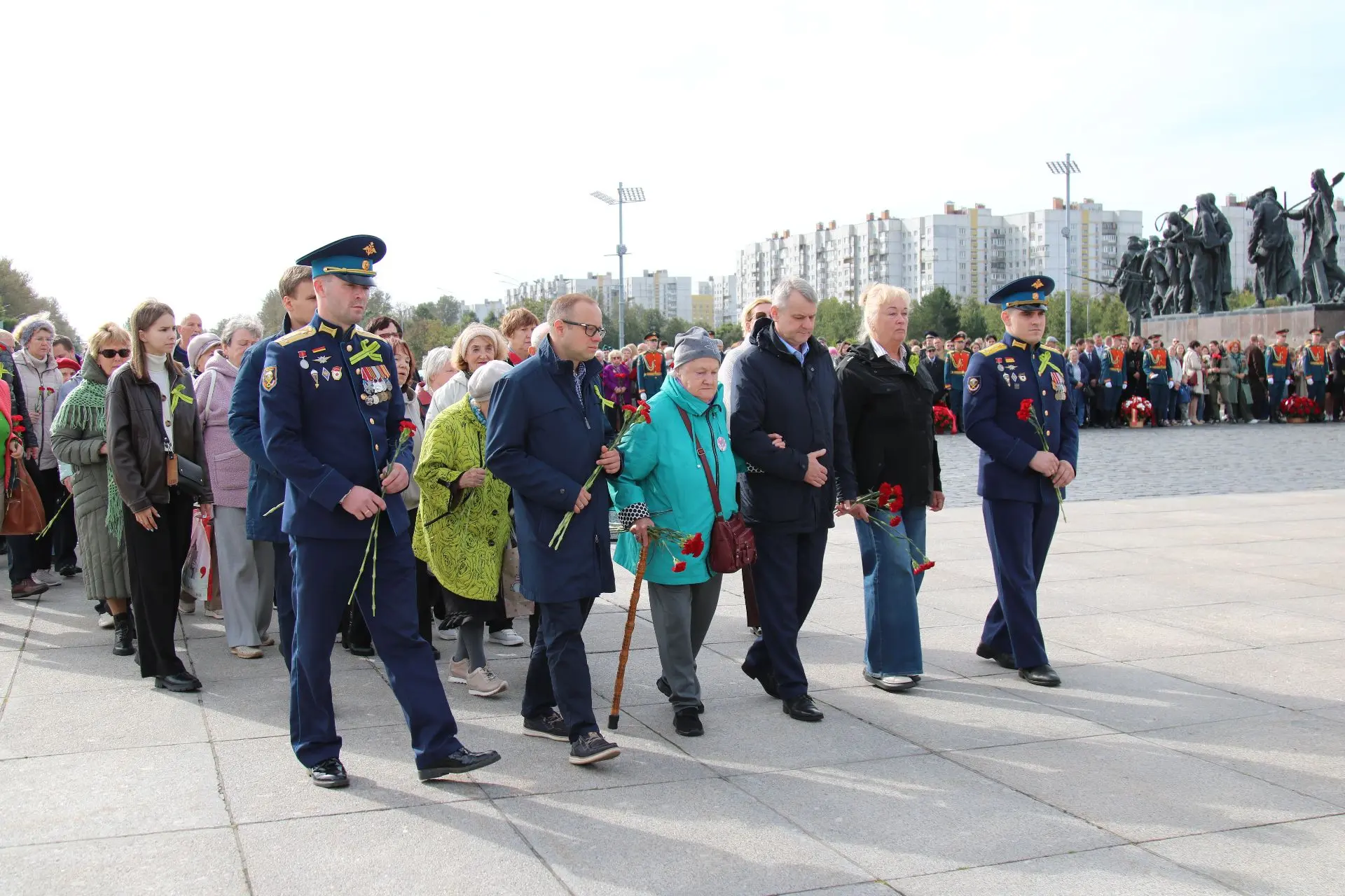 Сегодня, в день 85-й годовщины начала блокады, в Кировском районе прошли торжественно-т...