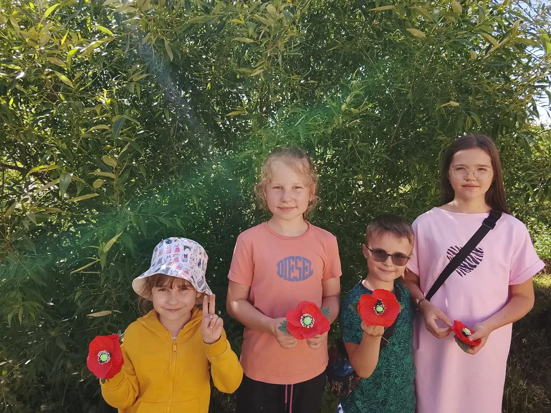 В Петрушинском Доме культуры расцвели маки!

Заколка с маком - прекрасное украшение! Приезжайте, при