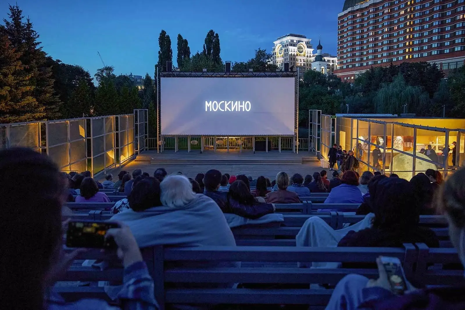 🎬 Лето, кино, воздух: куда пойти смотреть фильмы под открытым небом?

🍿 Педагог-организатор Якушев