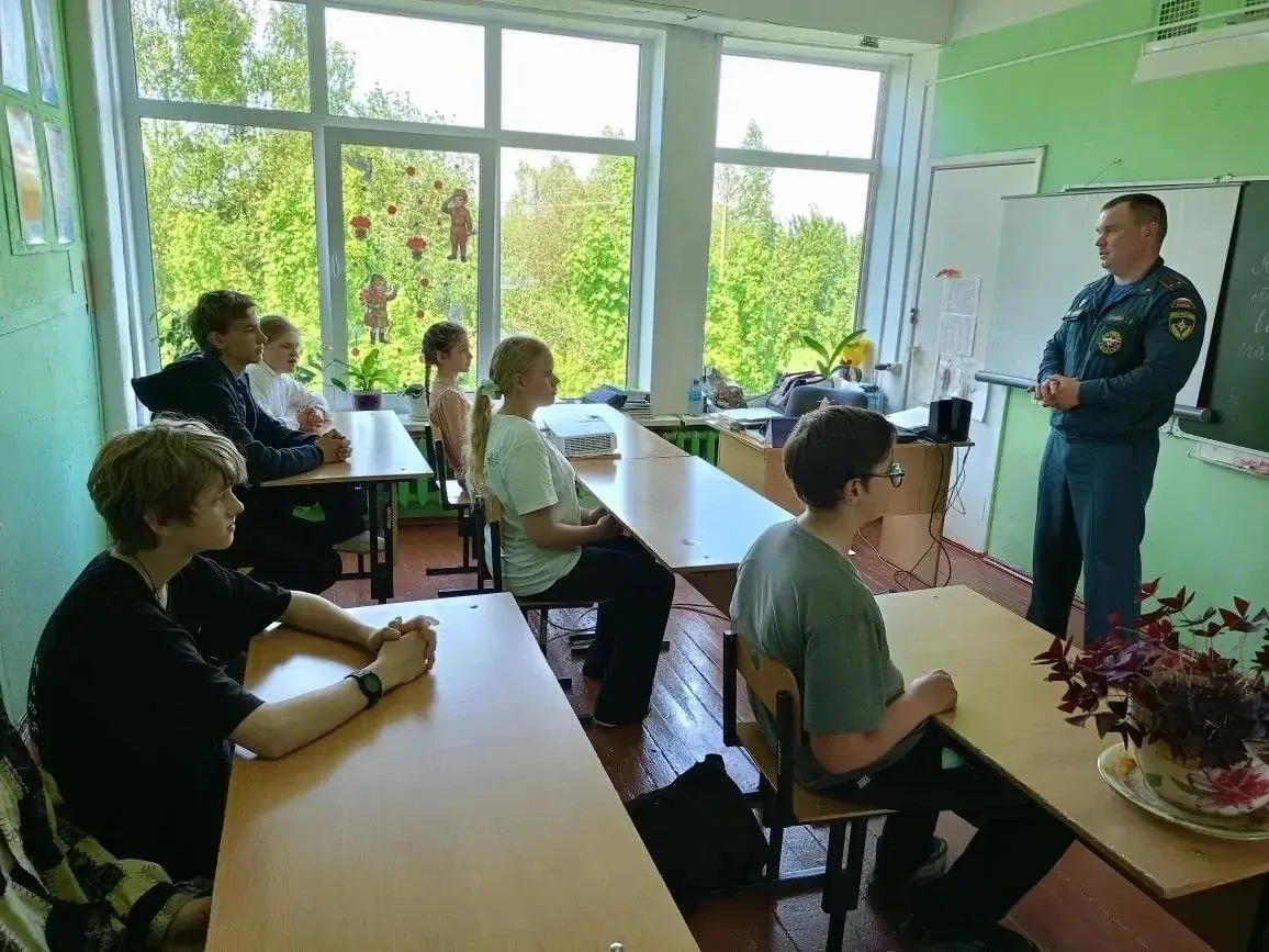 🚒 Сотрудники ОНД и ПР по Одоевскому и Арсеньевскому районам посетили МКОУ «Левенская о...