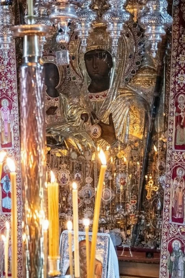 Ничего и никого не бойся.Матерь Божию зови на помощь. Враги Её боятся. Она согреет твоё...