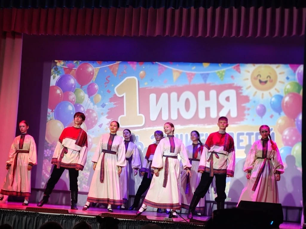 Жизнь Школы: Сегодня, в первый день лета, учащиеся Структурного подразделения N1детской...