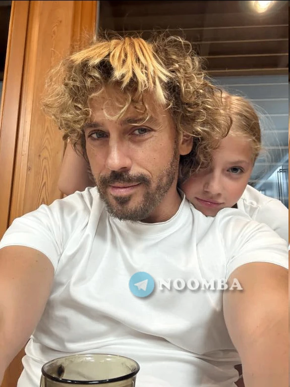 Галкин* показал дочку Лизу. Подписчики в восхищении: говорят, это настоящая мини-Пугачева. Взгляд то