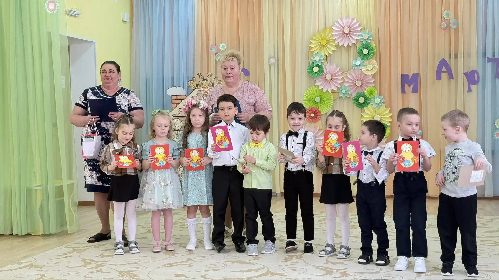 "Волшебник-недоучка" устроил переполох на утренниках старших и подготовительных групп.