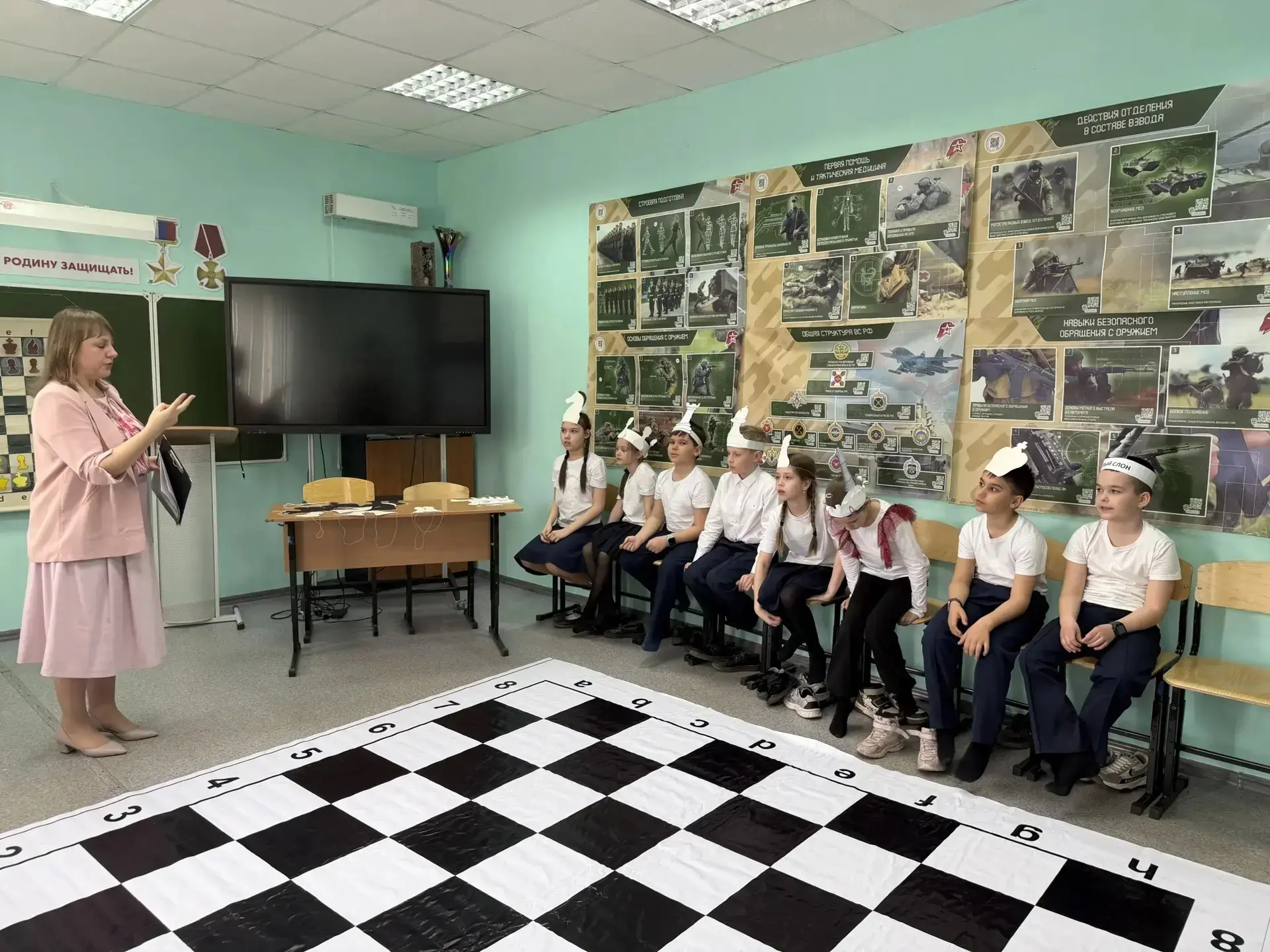 Новая рубрика "ДопОбразование_Лицей"  ♟️В Ресурсном Центре ожили шахматные фигуры!♟️  Знаете, что бу