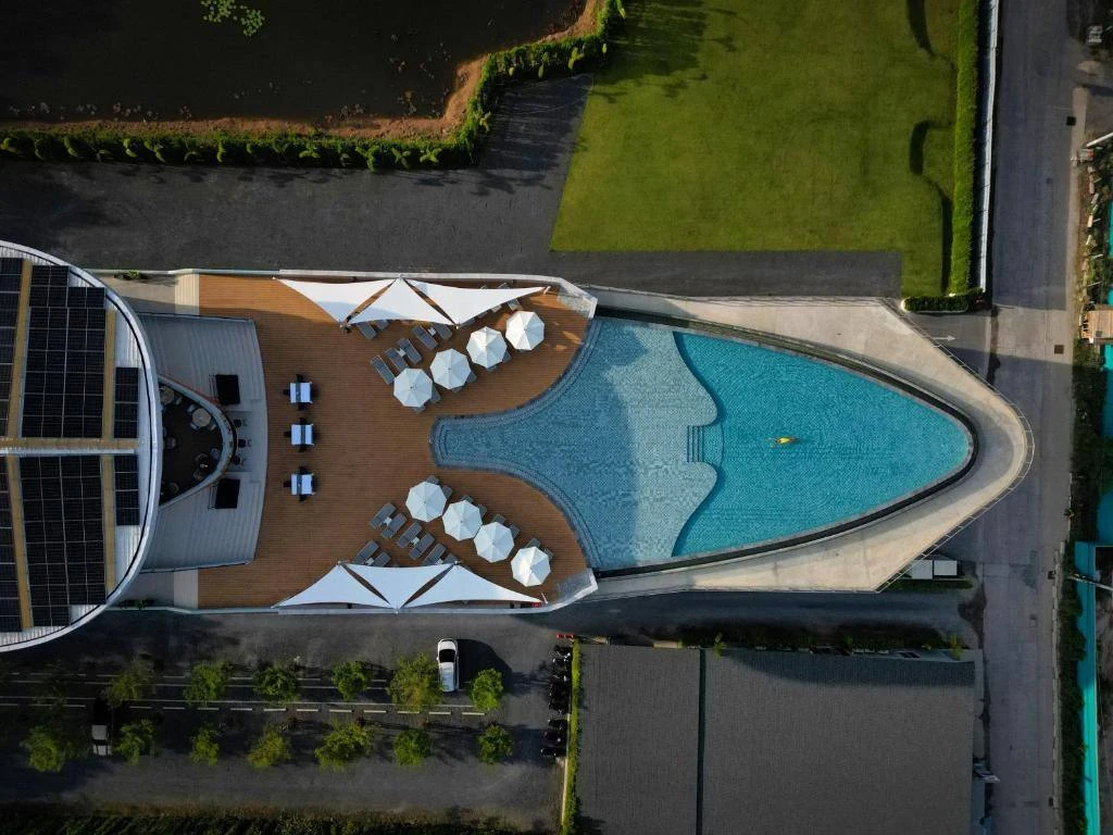 🚢 ОТЕЛЬ В ФОРМЕ КОРАБЛЯ? ЭТО НЕ СОН — ЭТО ПХУКЕТ!