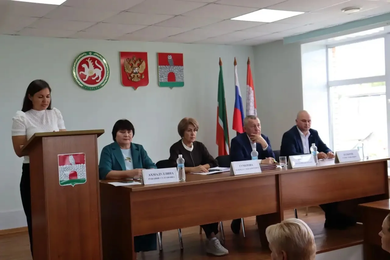 Сегодня в актовом зале Черемшанского сельского поселения состоялось собрание трудовых к...