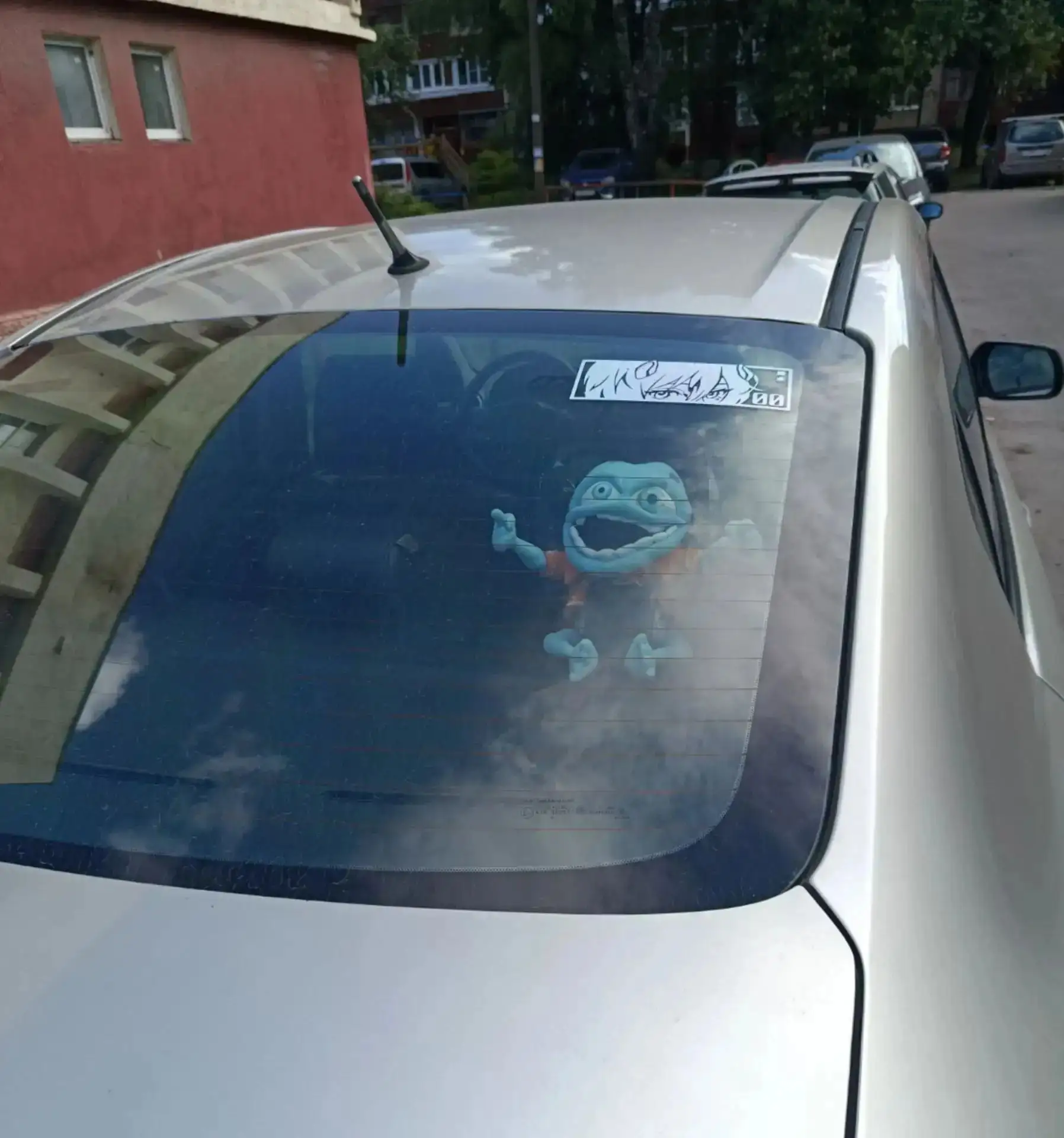 Это же кони можно двинуть от испуга