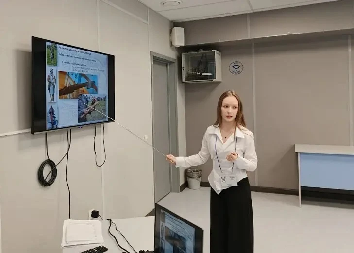 Ученица 10 класса школы №31 Анна Попова блестяще выступила на региональном этапе Всероссийского конк