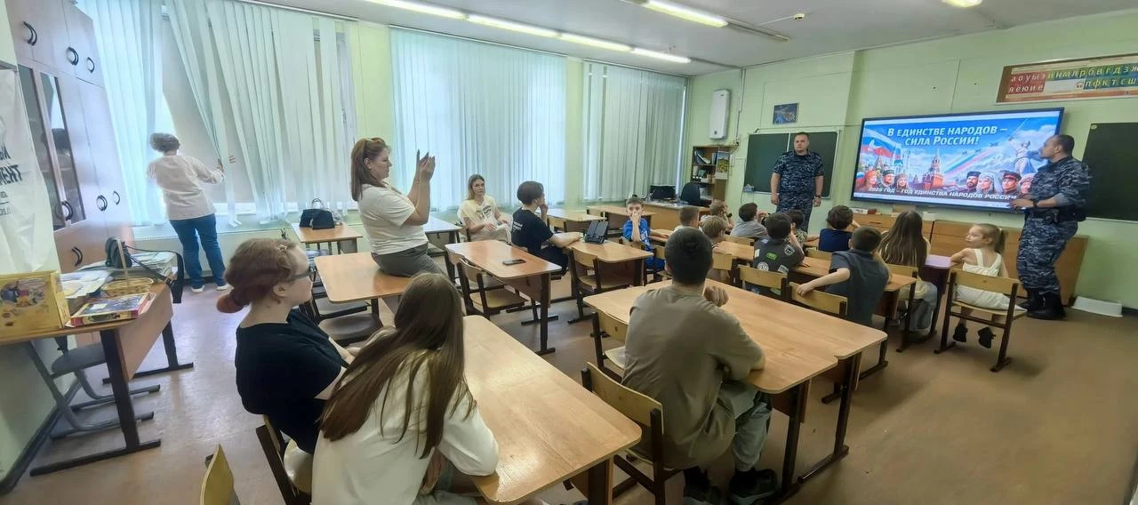 🚸 Школьникам Тёплого Стана напомнили о безопасности на каникулах

Молодёжная палата района совместн
