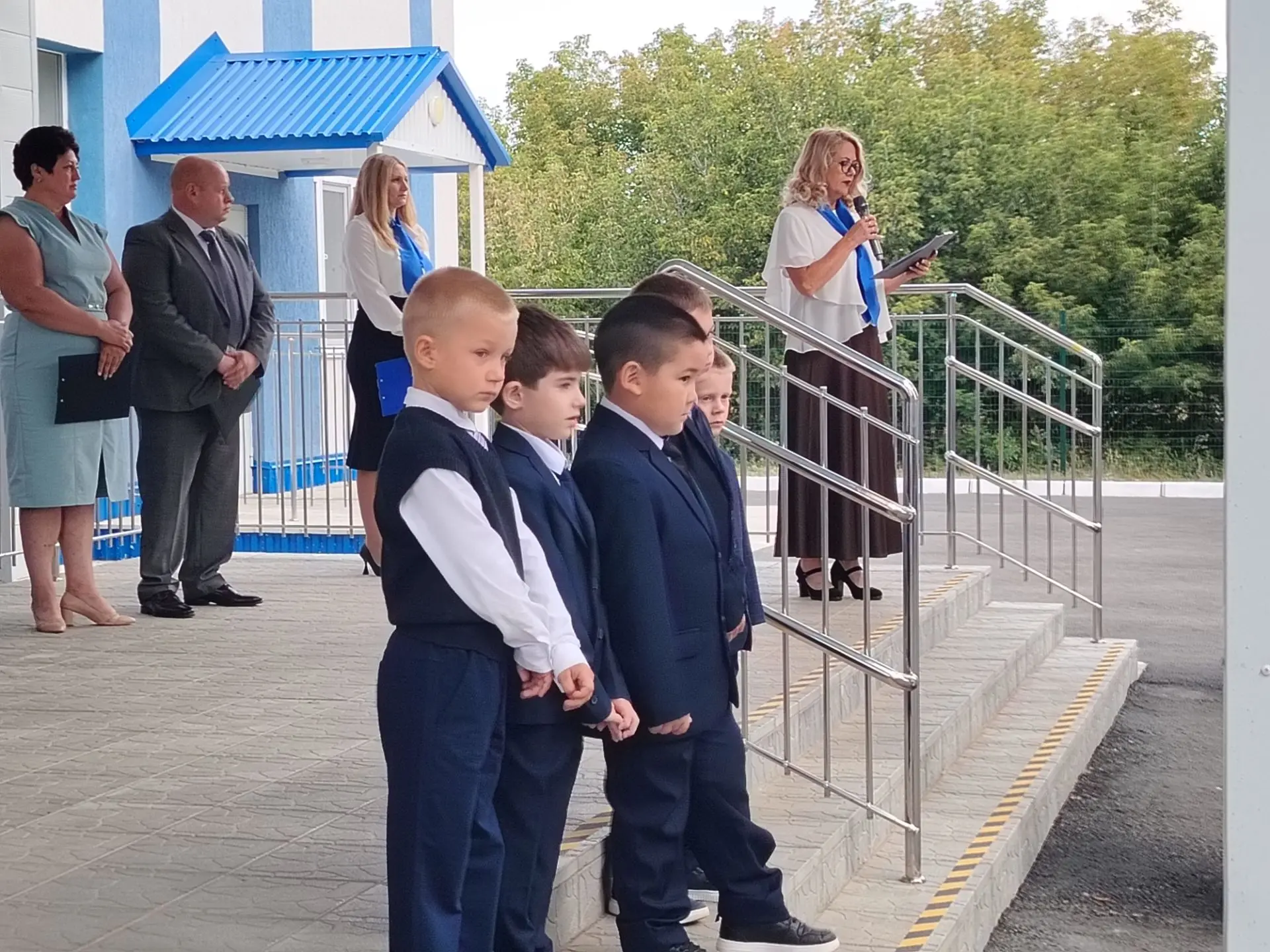 🏫Сегодня наш школьный двор снова наполнился музыкой, цветами и счастливыми улыбками. М...
