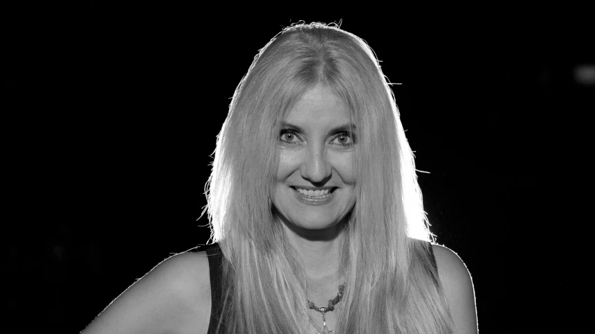 Умерла рок-певица Сасс Джордан, исполнившая песню для «Телохранителя» в возрасте 63 лет.