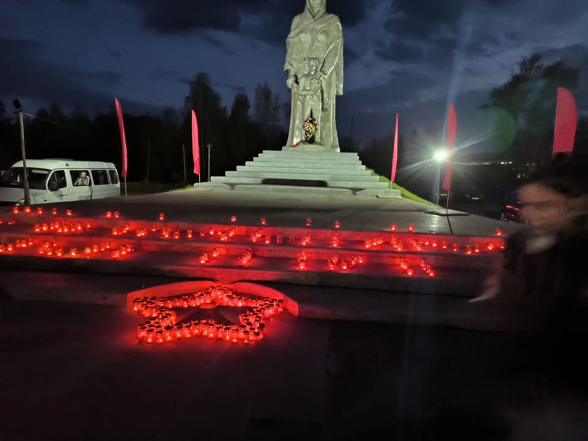 8 мая коллектив школы присоединился к Всероссийской акции «Свеча Памяти».