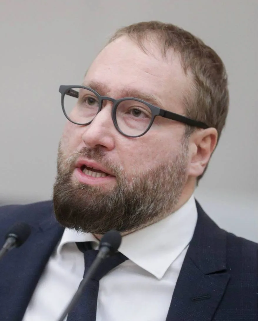 Госдума не обсуждает запрет соцсетей для подростков и обязательную проверку возраста в ...
