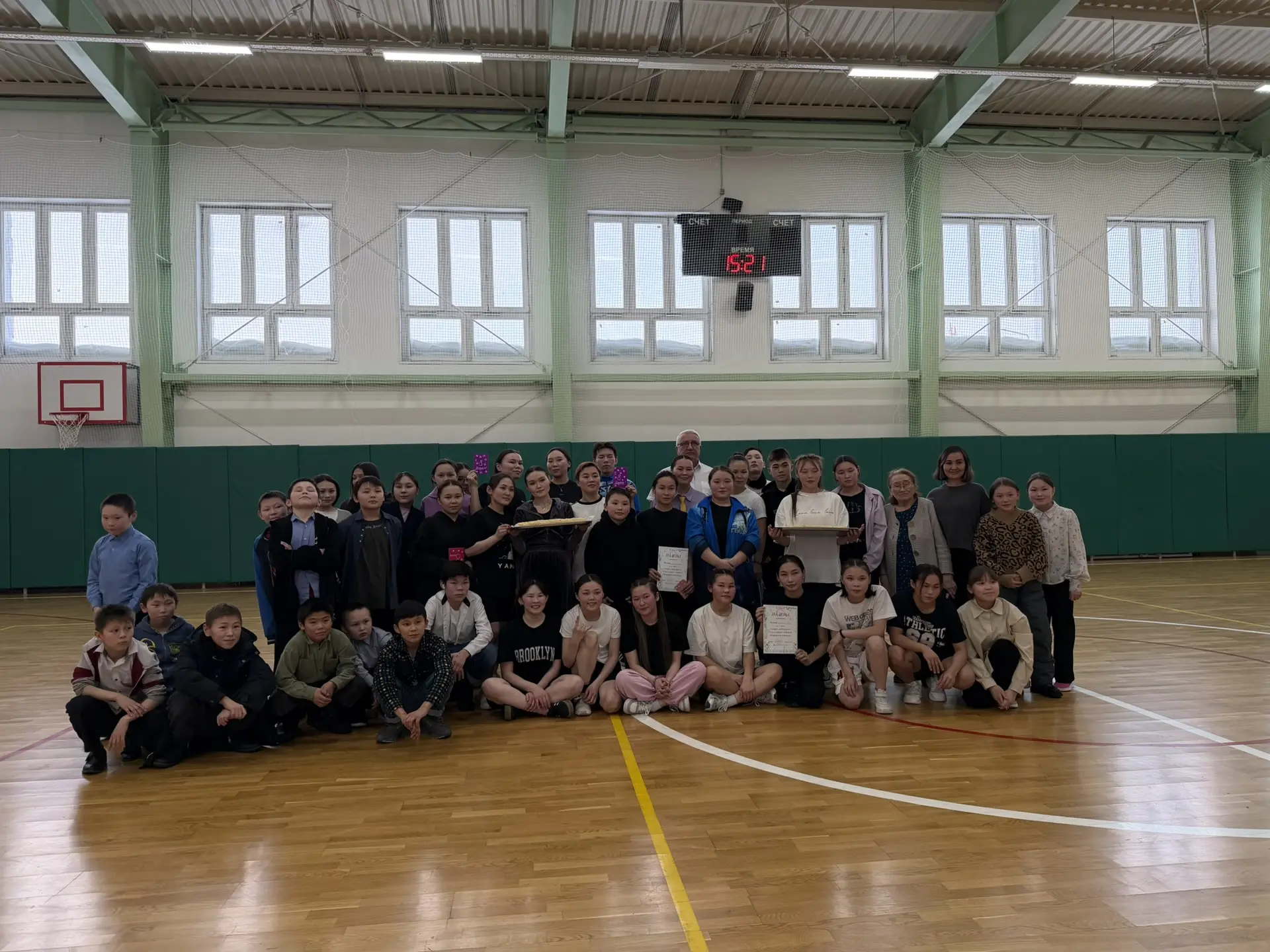 Сегодня в спортивном зале нашей школы было жарко! 🏋️‍♂️ Советник директора по воспитан...