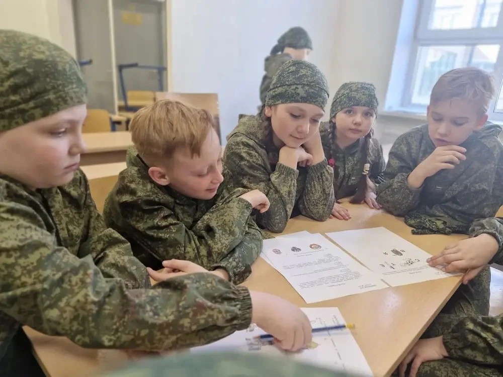 🇷🇺 «Зарница 2.0»: наши «Лобненцы» показали характер!  Ученики 4 «В» класса под руководством Ирины Се