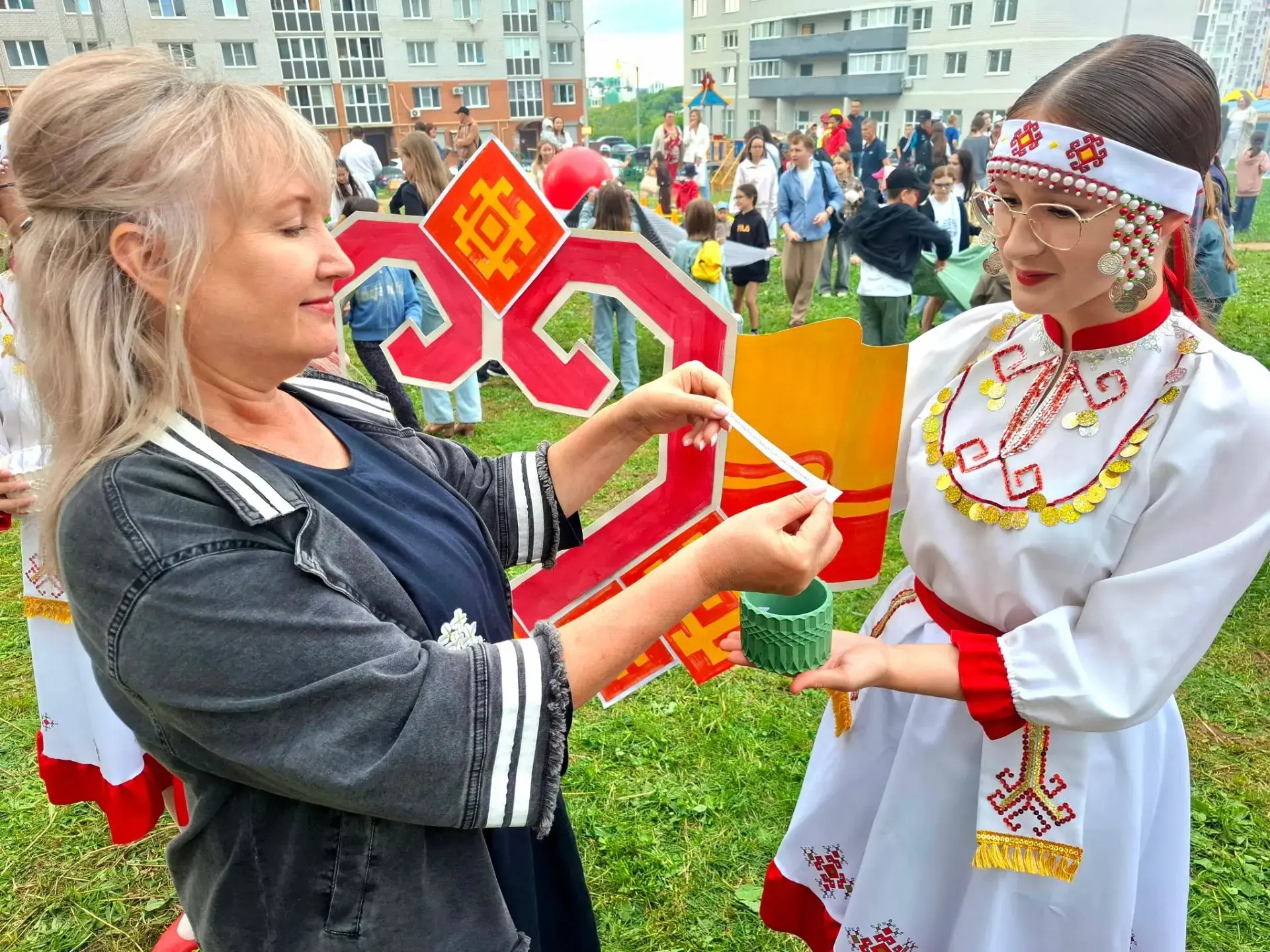 ⚡В честь Дня Республики в нашем микрорайоне прошёл замечательный, по-настоящему душевный семейный пр