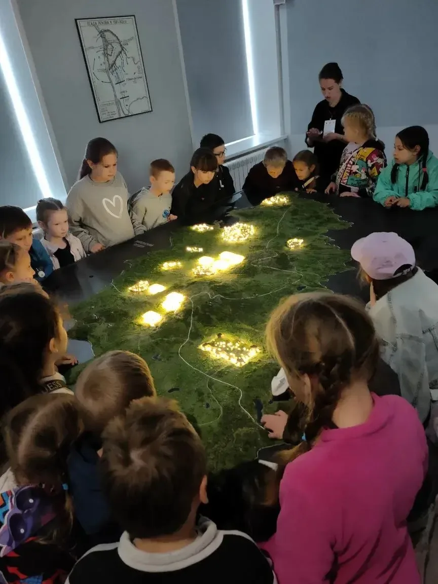 ✨✨✨Дети школьного лагеря вчера совершили познавательное путешествие в мир книг, посетив Историко-кра