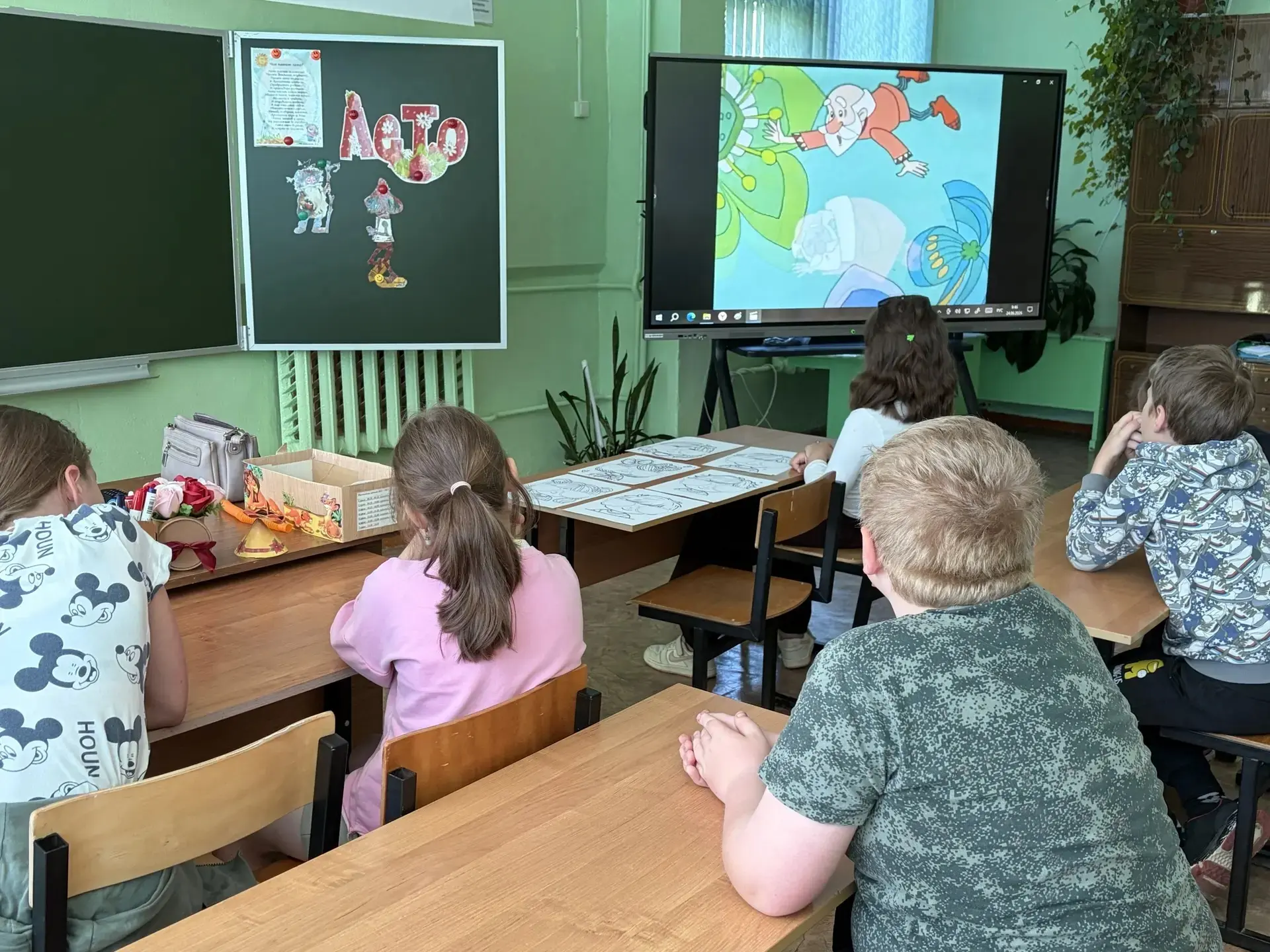 Сегодня в пришкольном лагере "Солнышко" был увлекательный и интересный день! Ребята путешествовали п