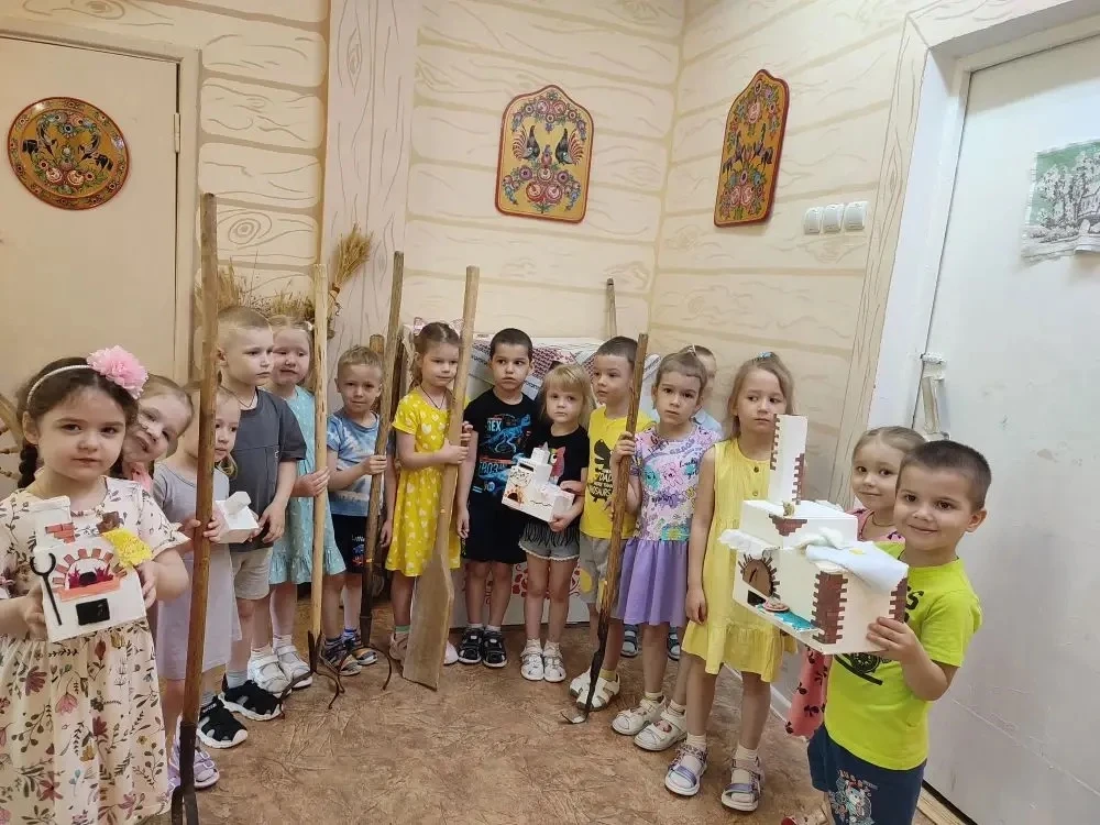 В средней группе «Солнышко» прошло тематическое занятие «Русская печь», посвященное Дню...